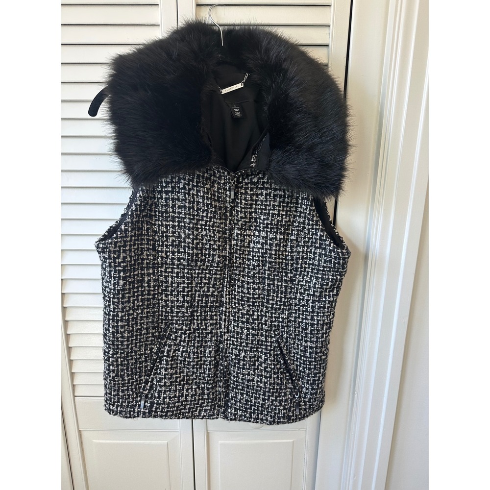 White House Black Market Tweed Vest Faux Fur Collar Black White Zip Up Womens M